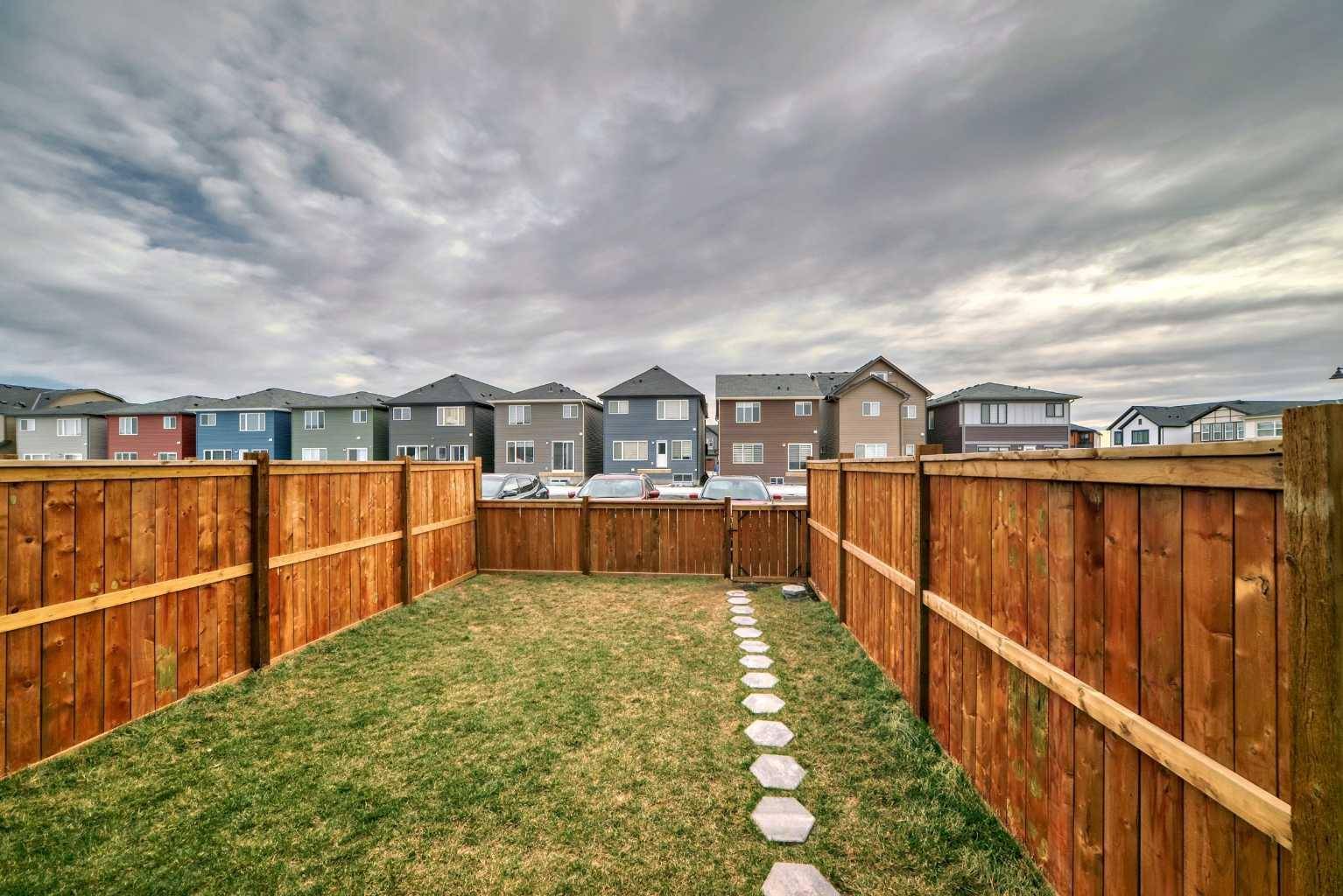 Calgary, AB T3J 2H1,93 Homestead BLVD Northeast