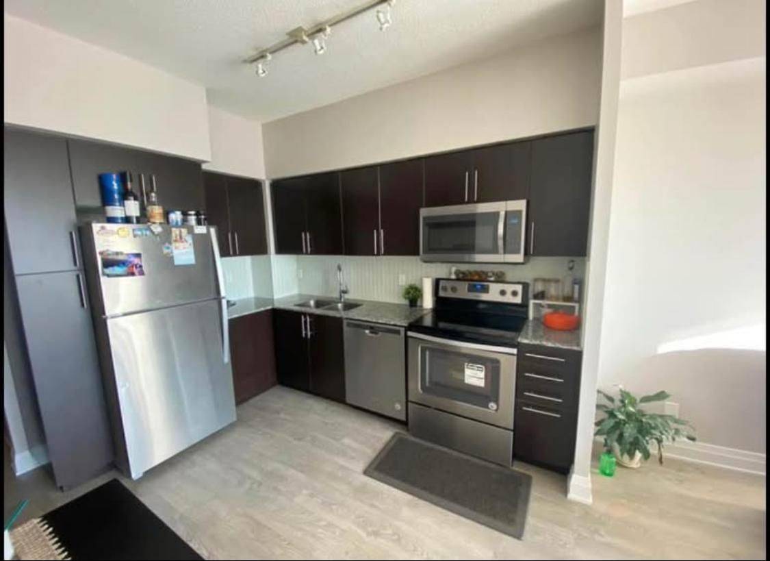 Oakville, ON L6K 3R6,55 Speers RD #213
