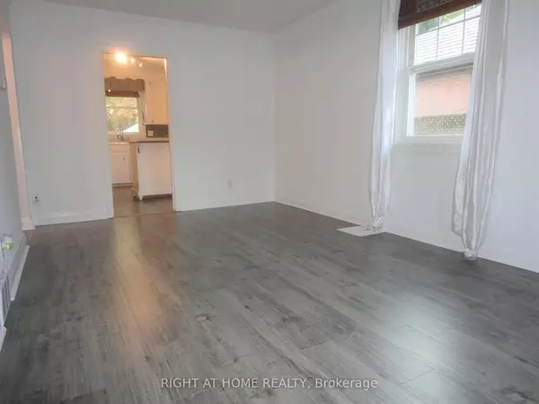 Oshawa, ON L1H 5Z7,242 Cadillac AVE S