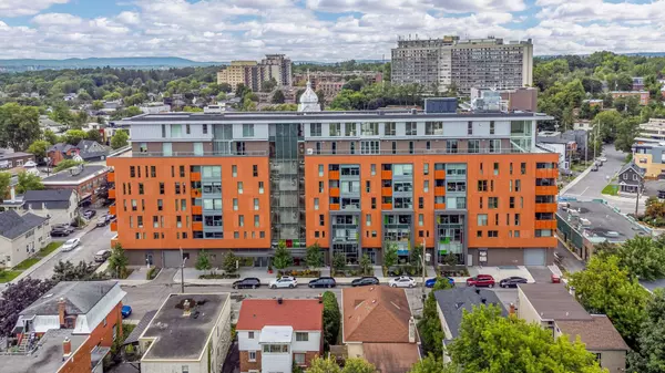 Vanier And Kingsview Park, ON K1L 7Z9,135 Barrette ST #103