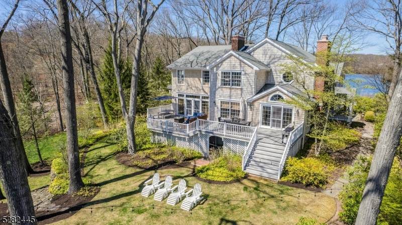 4 Sunset Rd, Mountain Lakes Boro, NJ 07046