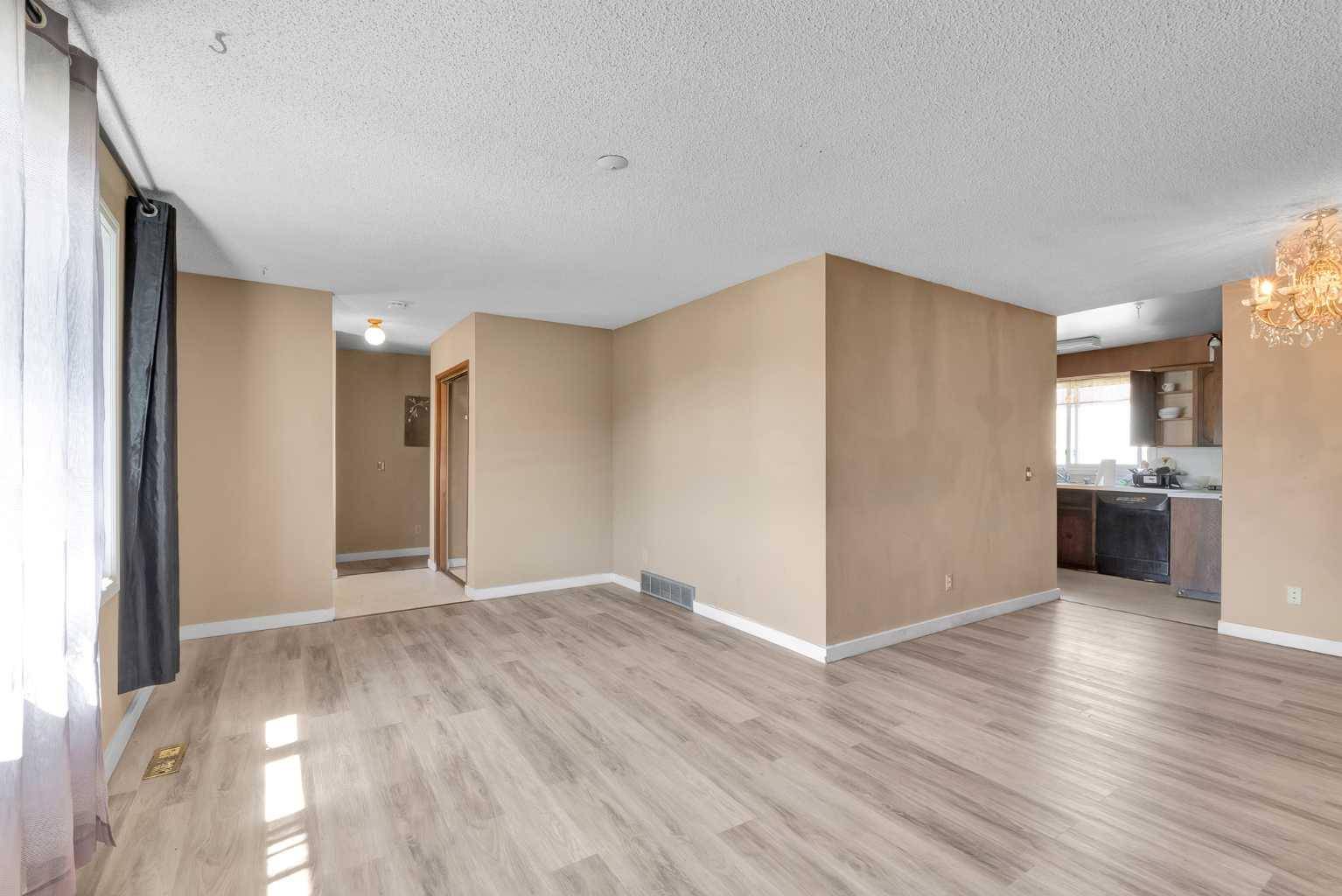 Calgary, AB T3A 1R4,5439 Dalrymple CRES NW