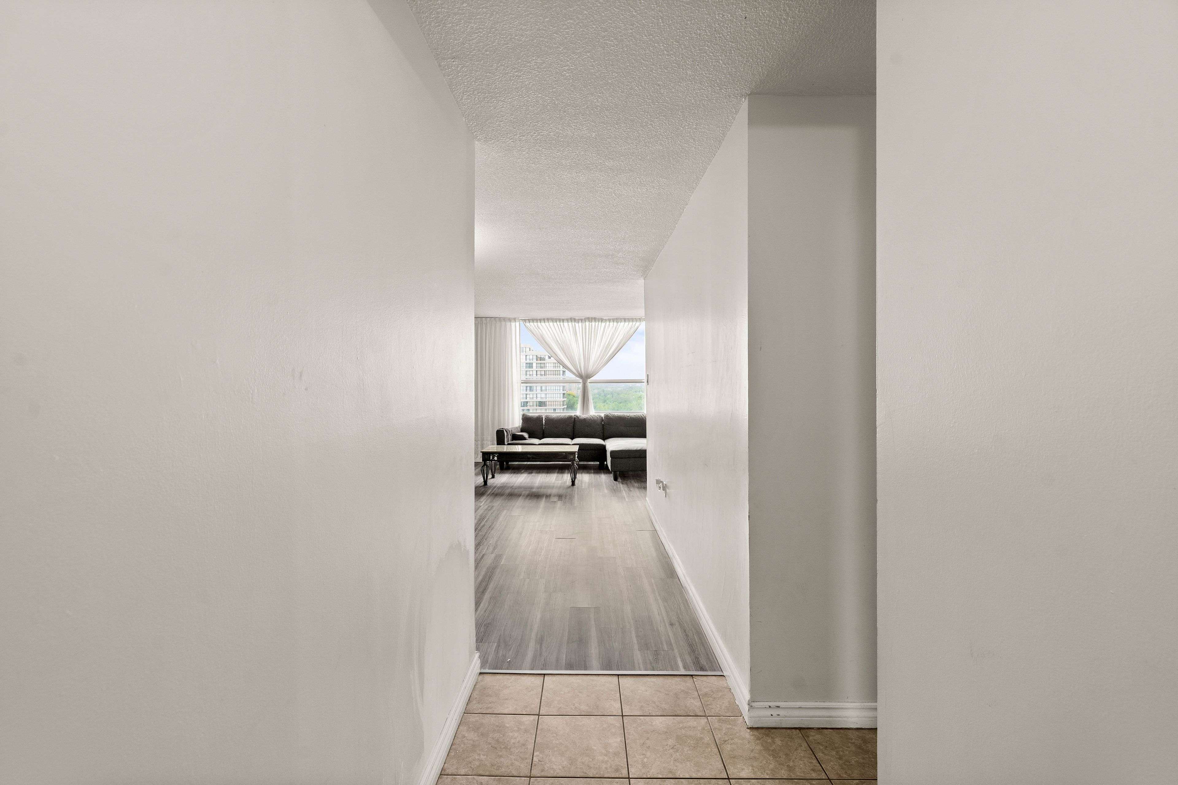 Toronto W10, ON M9V 4M1,40 Panorama CT #1411