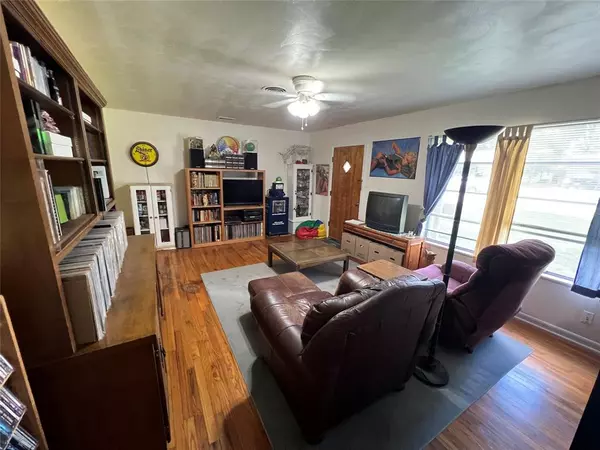 Sherman, TX 75090,1524 E Magnolia Street