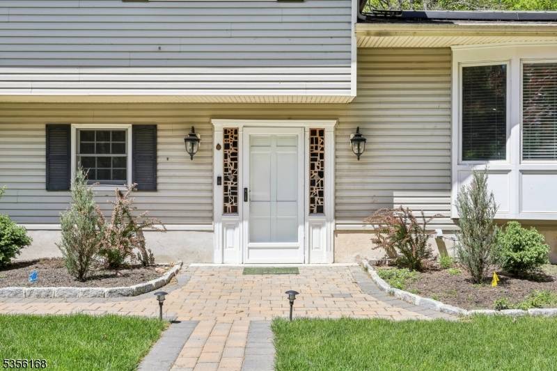 Wyckoff Twp., NJ 07481,275 Sycamore Ct