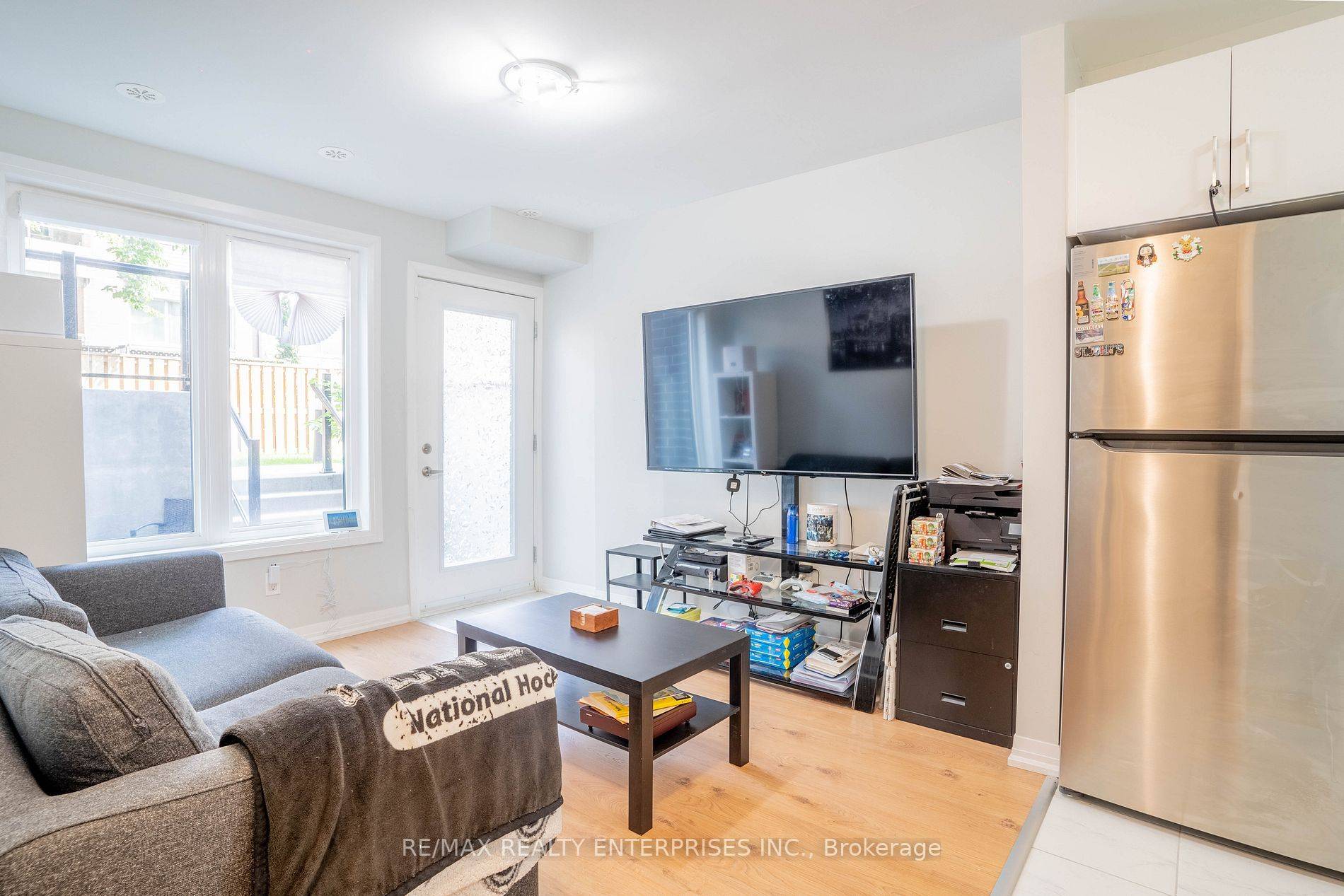 Mississauga, ON L5J 0B5,1145 JOURNEYMAN LN #124