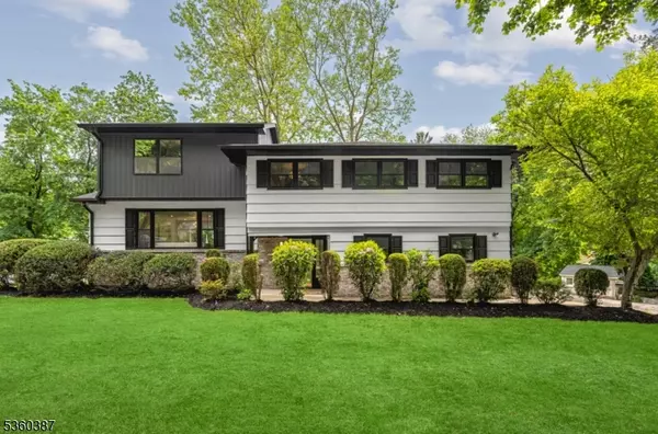 9 Stonehedge Ln #1, Madison Boro, NJ 07940