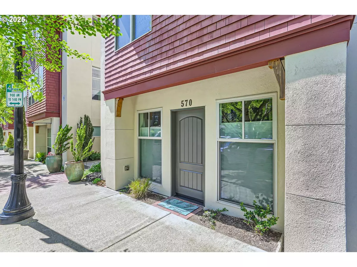 Lake Oswego, OR 97034,570 2ND ST #2