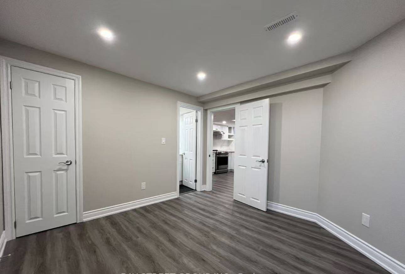 Toronto E11, ON M1B 2M3,19 Saddleback CT #Bsmt