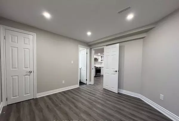 Toronto E11, ON M1B 2M3,19 Saddleback CT #Bsmt