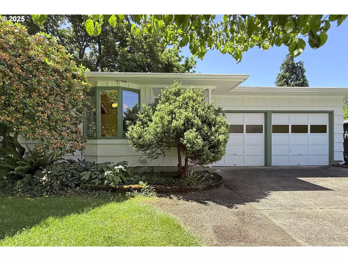 Milwaukie, OR 97222,4296 SE FIELDCREST ST