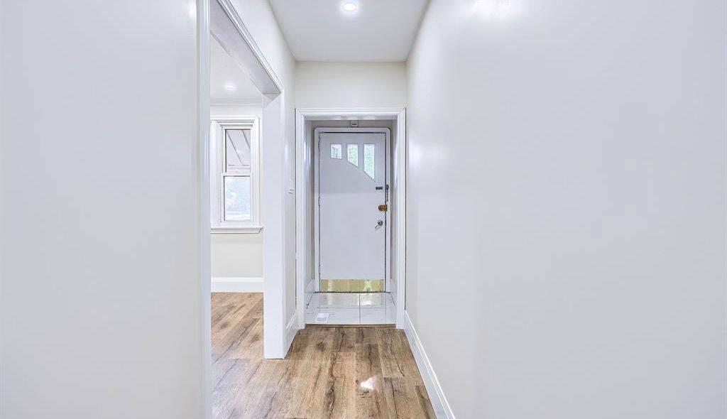Mississauga, ON L5G 1Z1,614 ridgemount CRES
