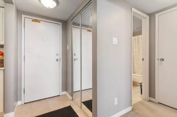 Calgary, AB T2E7X3,30 Mchugh CT Northeast #303