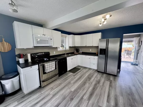 Temiskaming Shores, ON P0J 1R0,45 Maple ST S