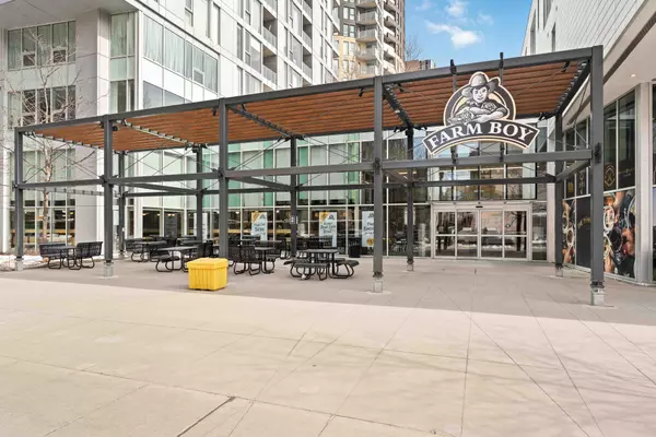 Ottawa Centre, ON K2P 0X5,40 Nepean ST #1607