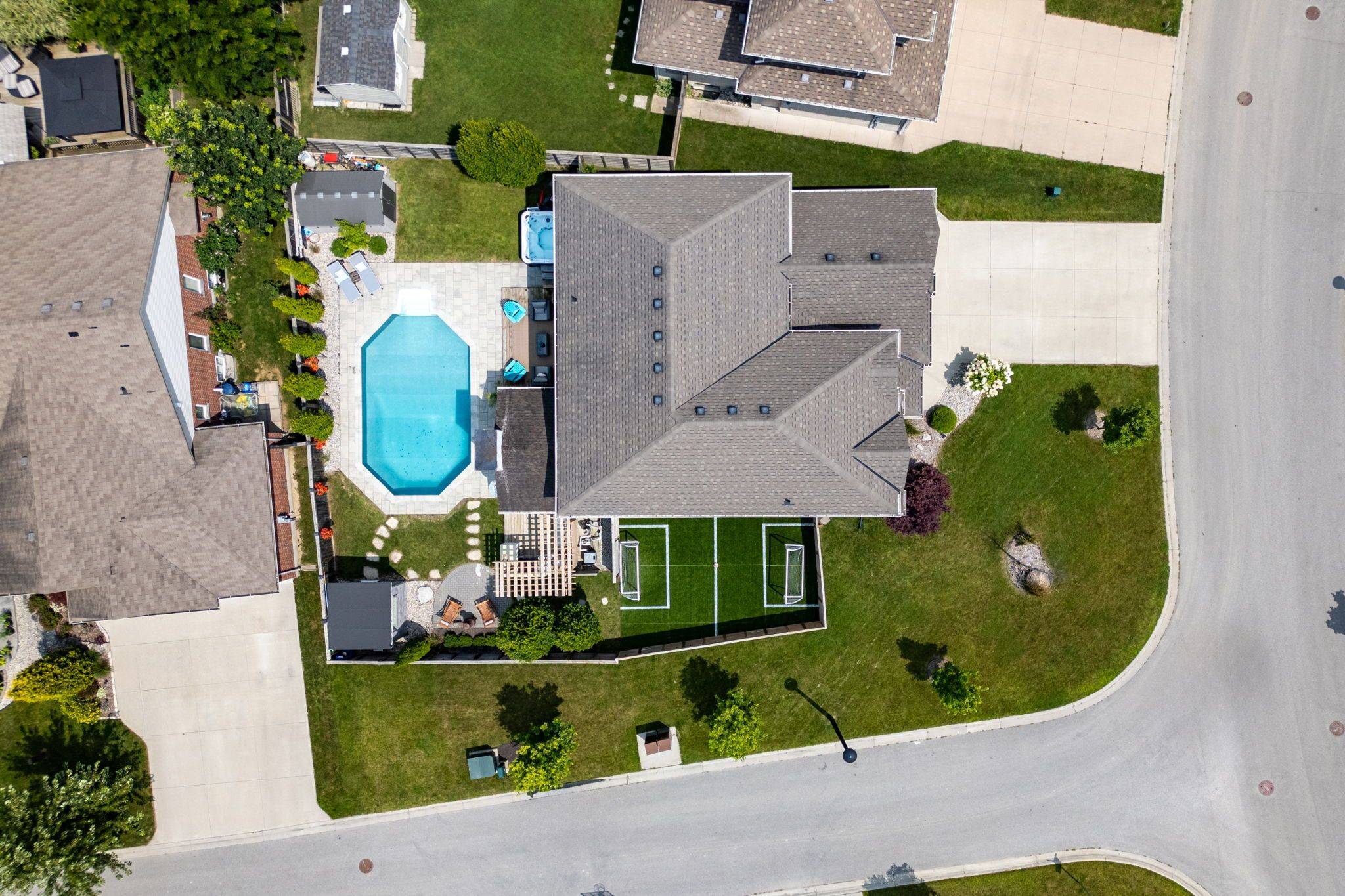London North, ON N6G 0J9,886 Foxcreek RD