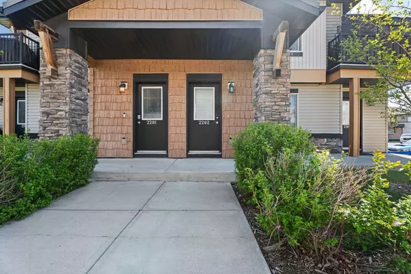 Airdrie, AB T4B 3S5,2781 Chinook Winds DR SW #2202
