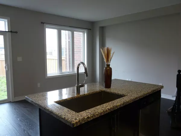 New Tecumseth, ON L0G 1W0,66 Clifford CRES