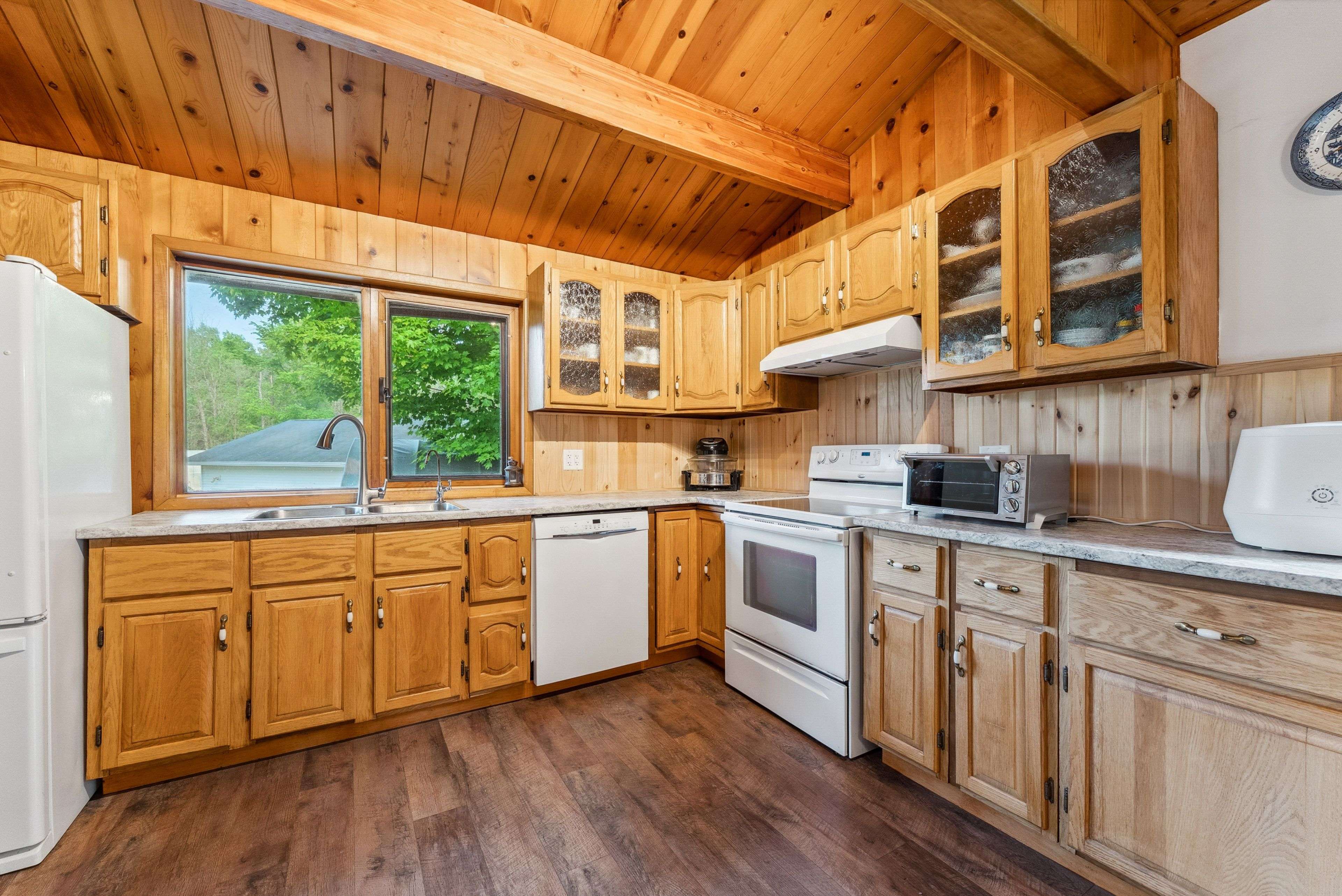 Tweed, ON K0K 3J0,746 Vanderwater RD