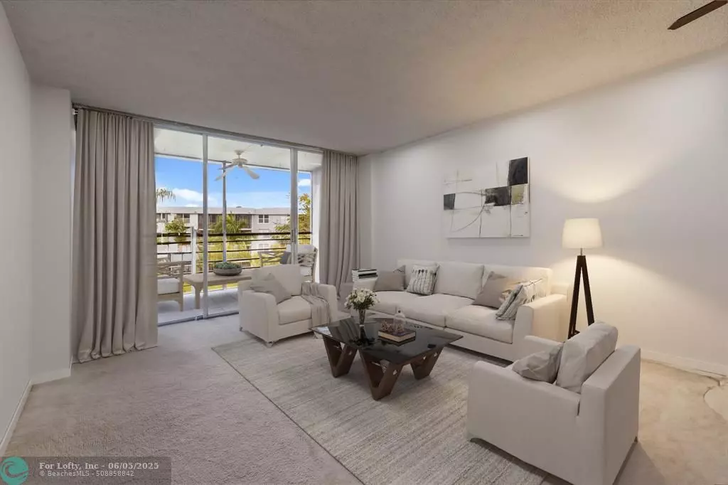 Oakland Park, FL 33309,114 Royal Park Dr #4A