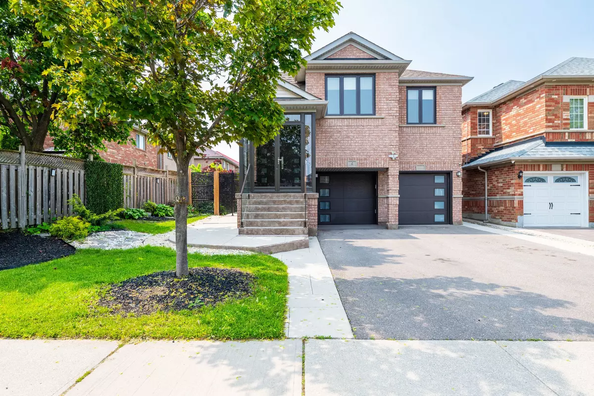 Brampton, ON L7A 3V3,4 Silverbell CT