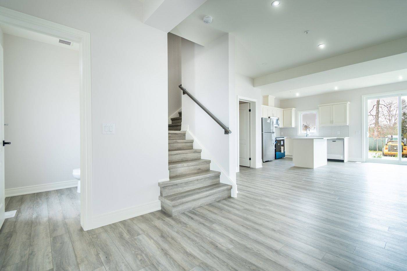 St. Catharines, ON L2P 0G4,121A Moffatt ST #11