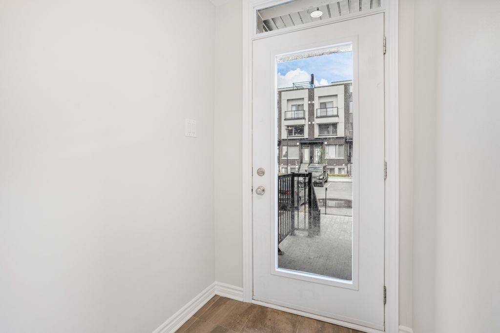 Manor Park - Cardinal Glen And Area, ON K1K 5A4,621 MAKWA Private