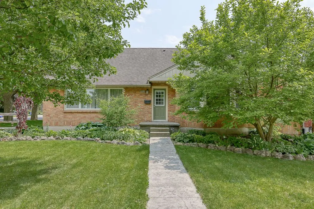 London East, ON N5Y 4R5,699 Kipps LN