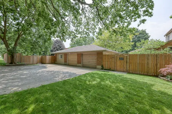 London East, ON N5Y 4R5,699 Kipps LN