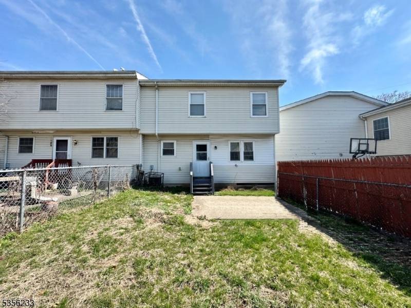 Newark City, NJ 07108,83 Magnolia St