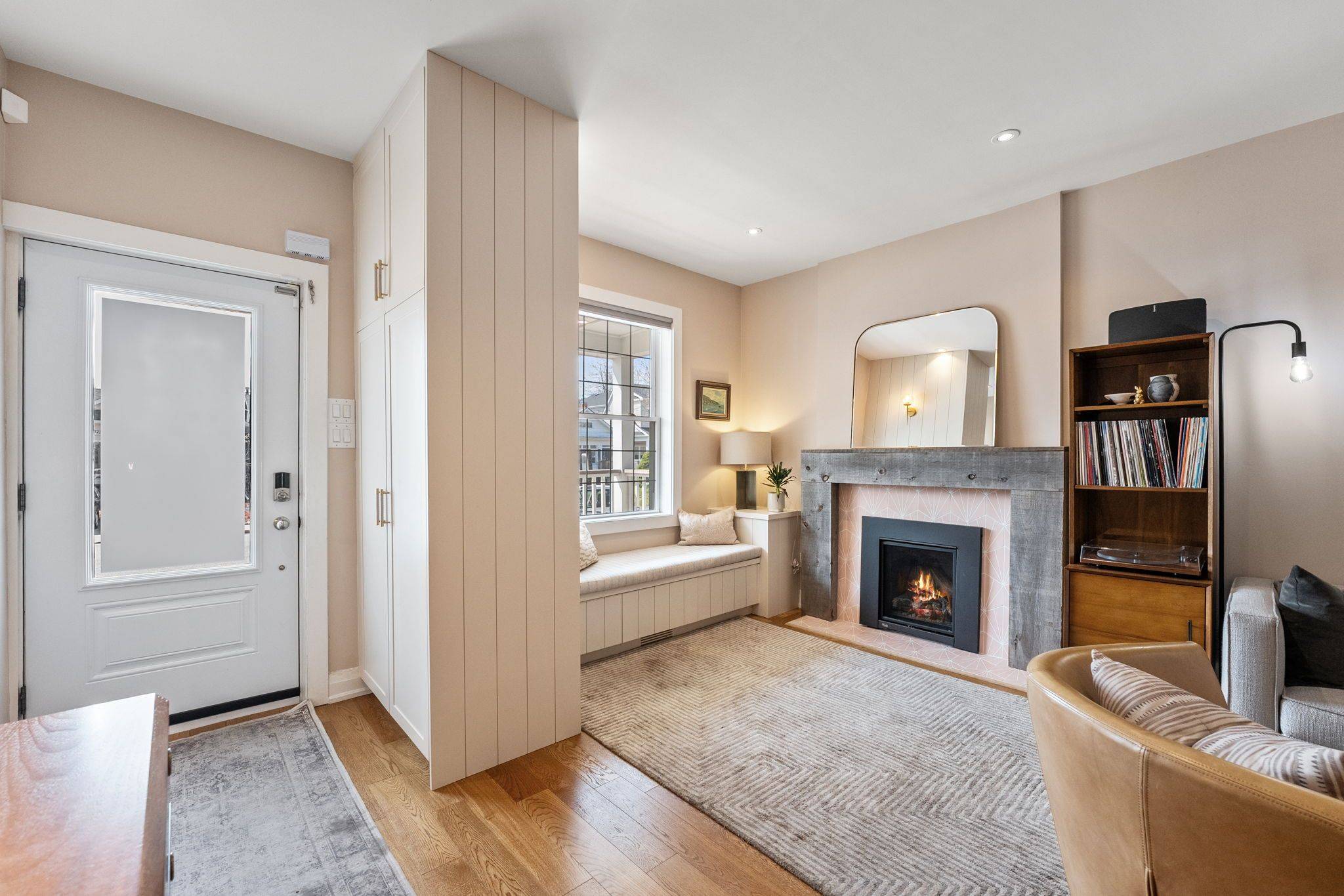Toronto E03, ON M4C 2B2,262 Queensdale AVE