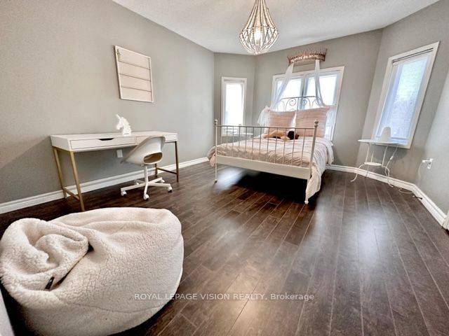Richmond Hill, ON L4S 1P8,61 Rocksprings AVE #Main