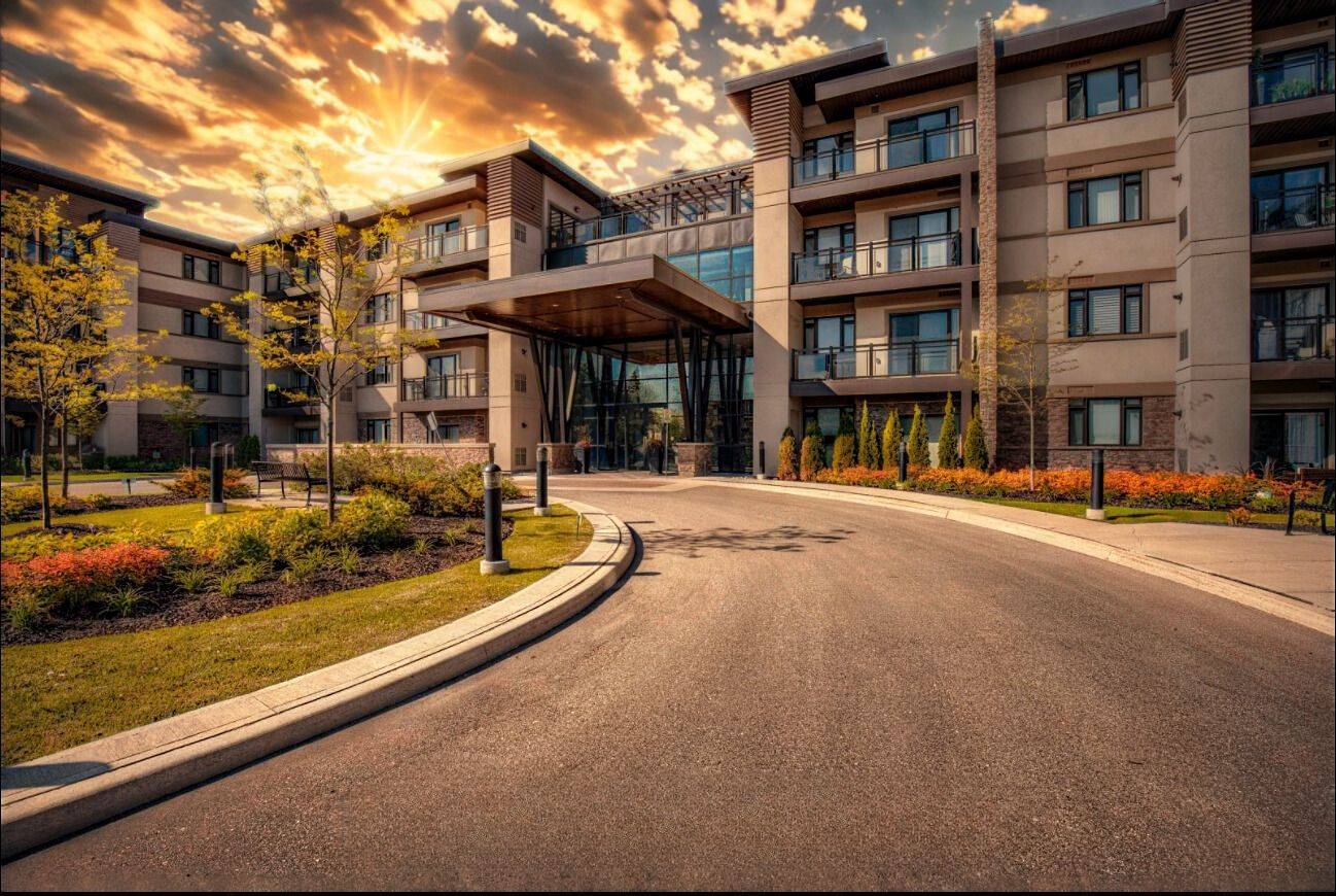 Oakville, ON L6K 0H7,128 Garden DR #322