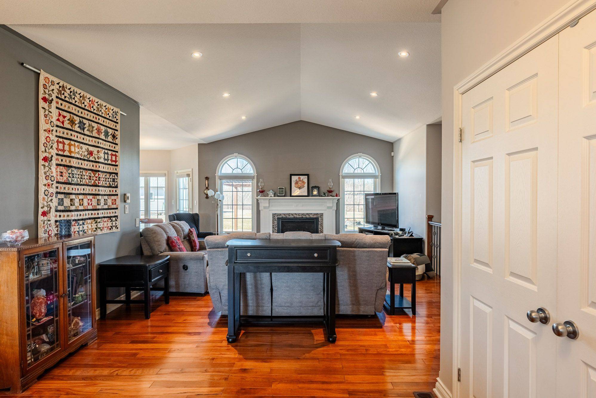 Niagara Falls, ON L3B 5N1,13853 Montrose RD