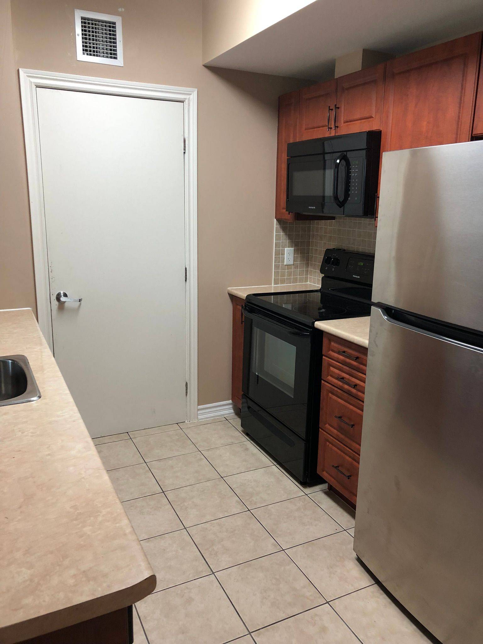 Lower Town - Sandy Hill, ON K1N 0A9,234 Rideau ST #807