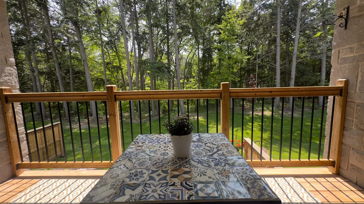 Kincardine, ON N2Z 0G5,552 Durham ST #14