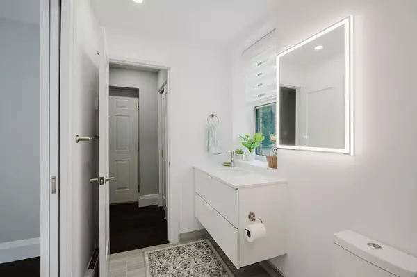 London East, ON N6A 3P8,460 Wellington ST #309