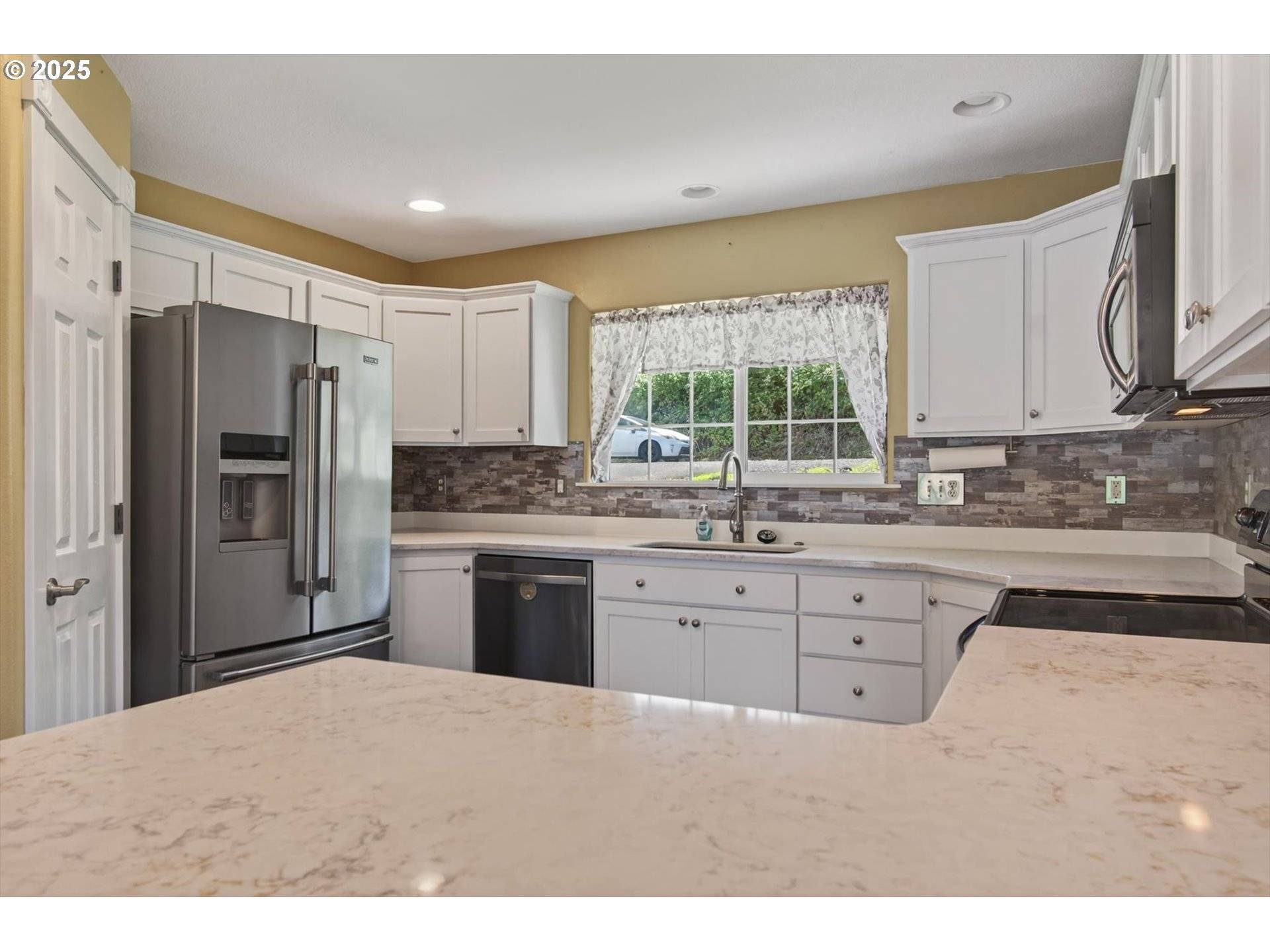 St Helens, OR 97051,59980 WINDY RIDGE DR