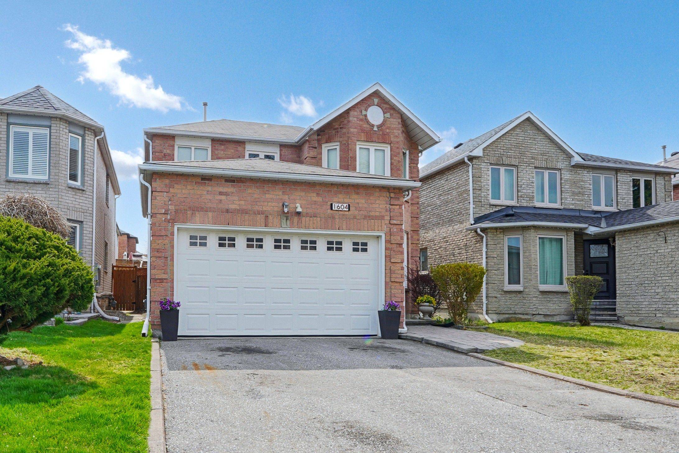 Pickering, ON L1V 5B7,1604 Deerbrook DR
