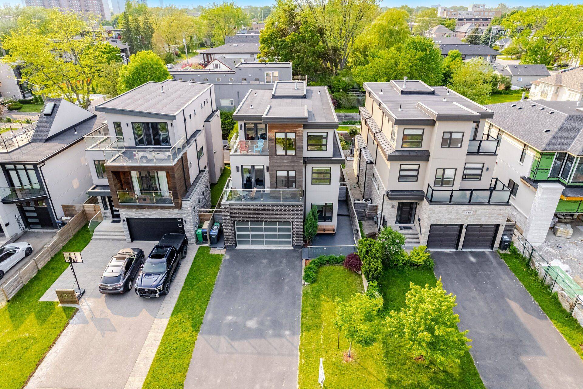 Mississauga, ON L5G 1P4,685 Montbeck CRES
