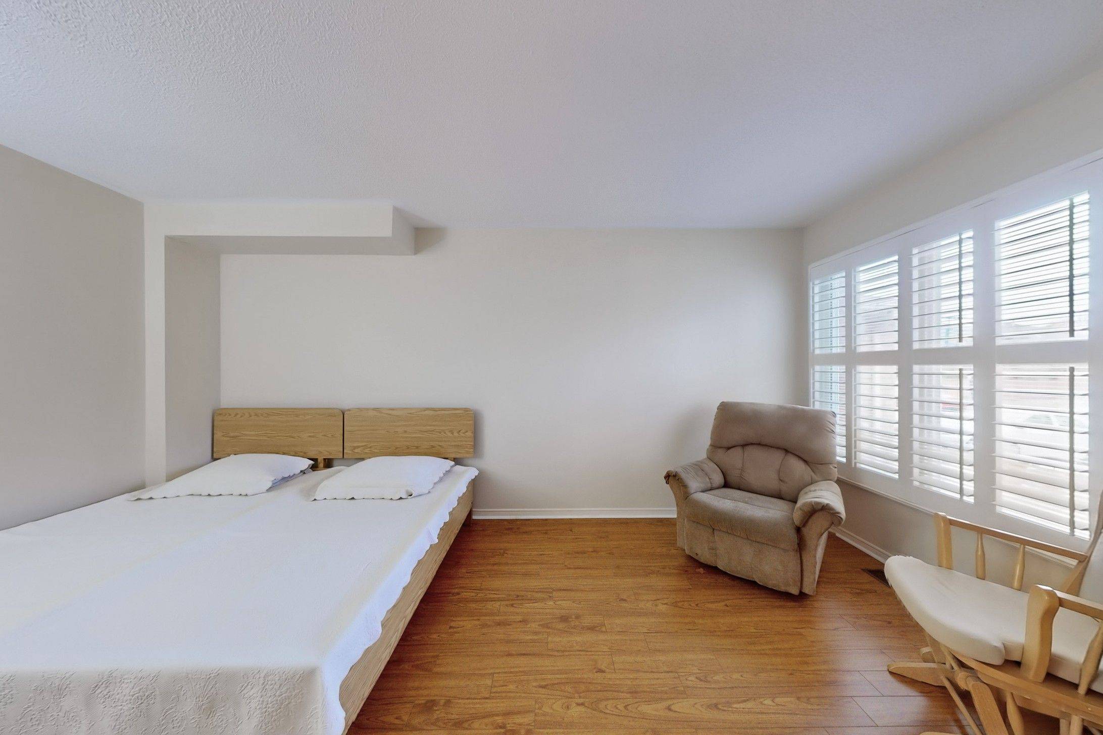 Brampton, ON L6Y 4H9,23 Duggan DR