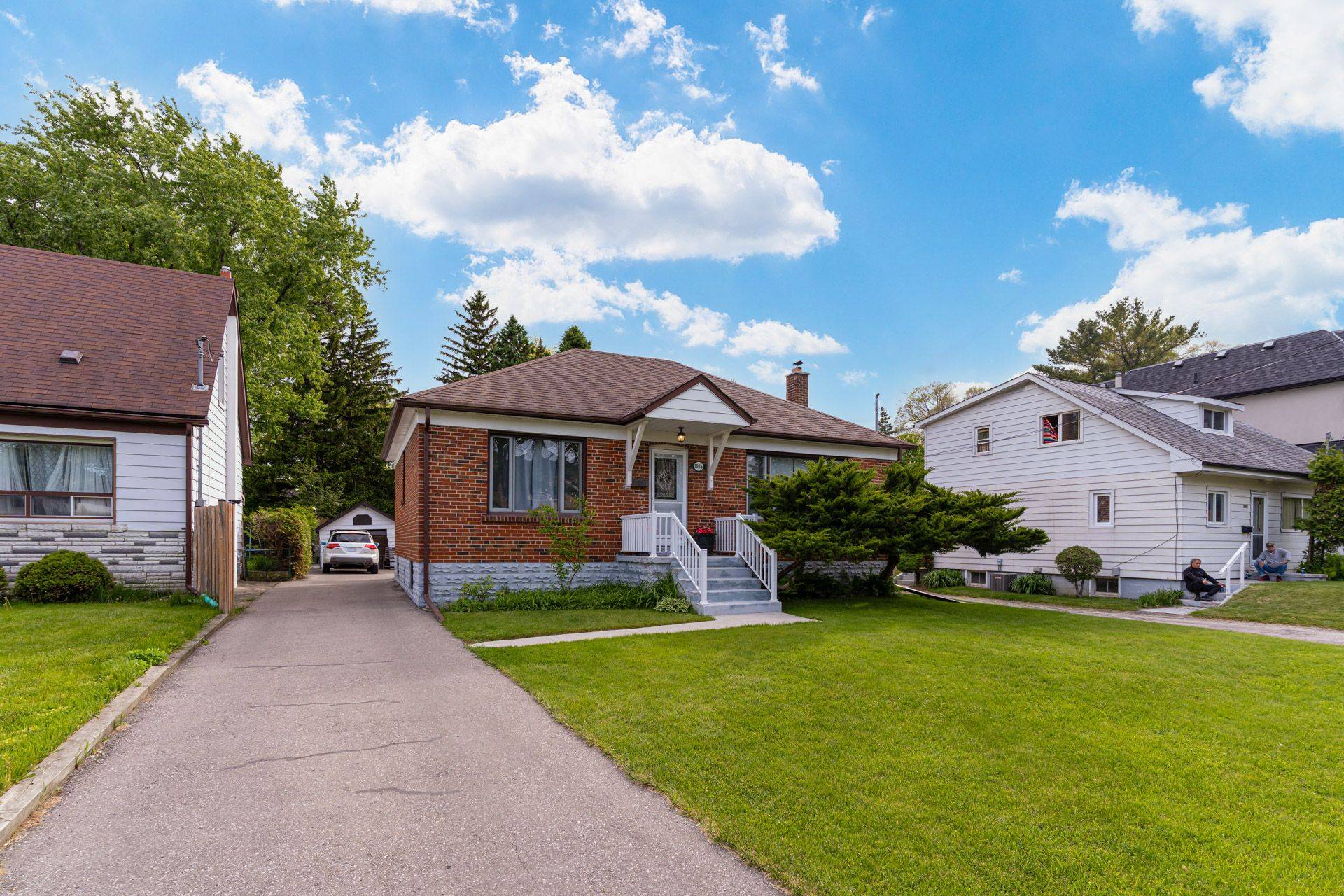 Mississauga, ON L5E 2N9,1076 Orchard RD