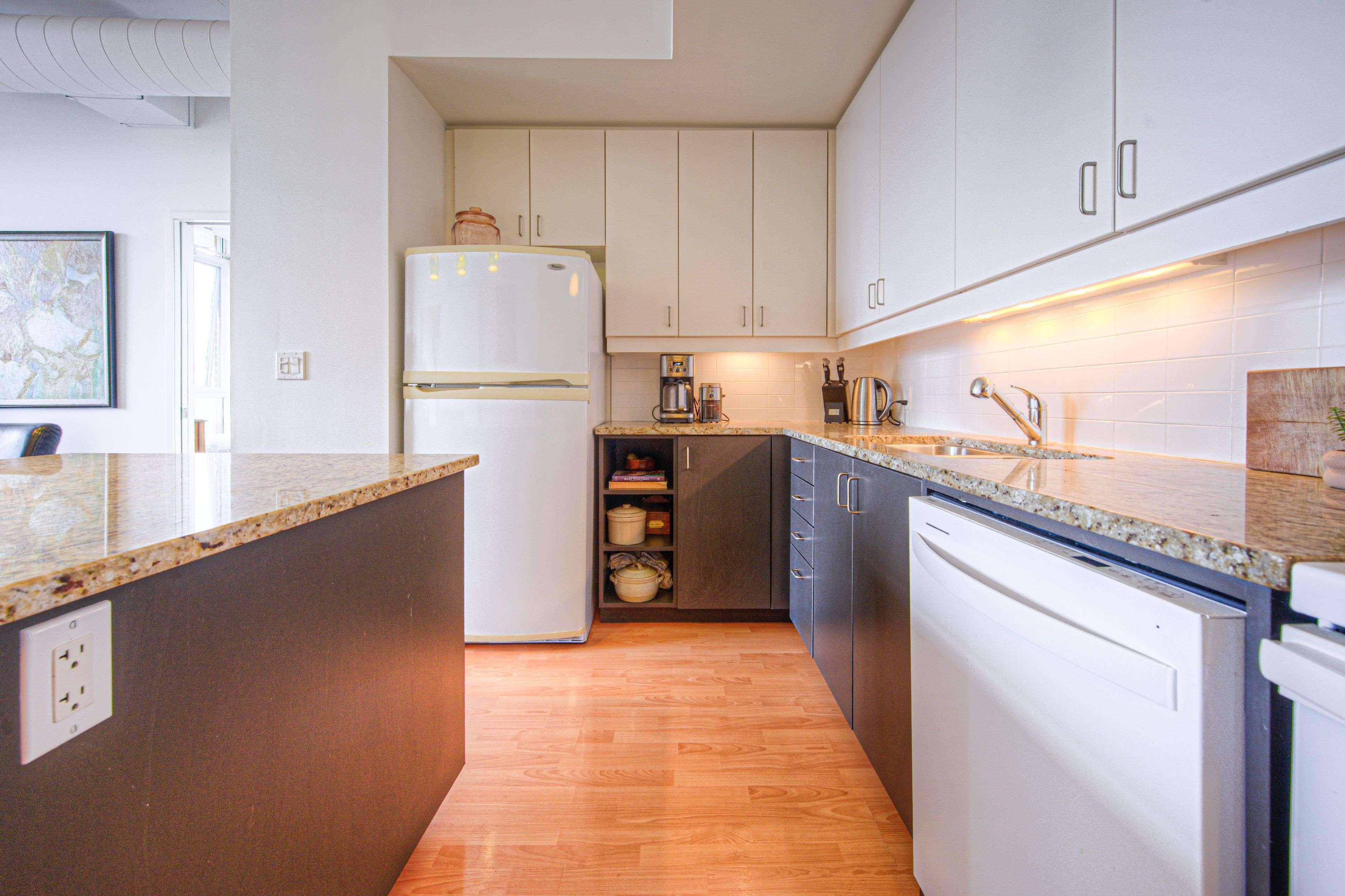 Waterloo, ON N2J 1R1,191 King ST S #908