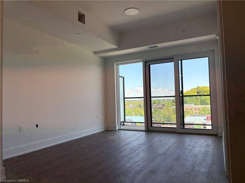 Brantford, ON N3T 0Y2,575 Conklin RD #628
