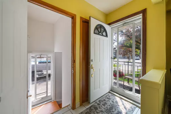 Toronto E10, ON M1E 3R1,3 Shoreview DR