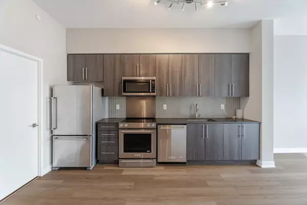 Mississauga, ON L5B 0J7,4011 Brickstone Mews #715
