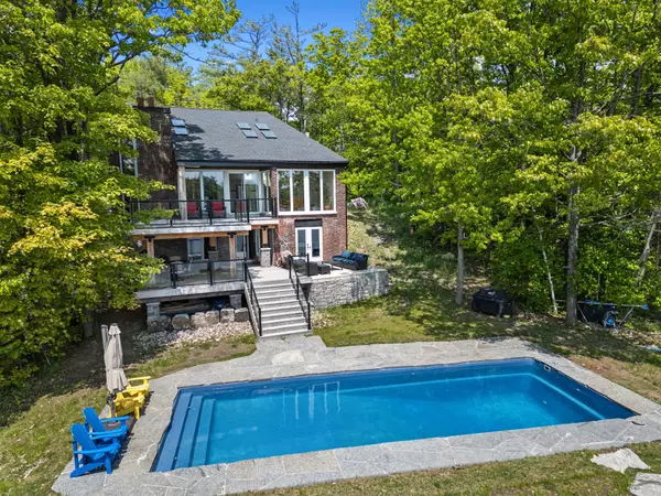 Gravenhurst, ON P1P 1R2,1030 South Sunset Bay RD