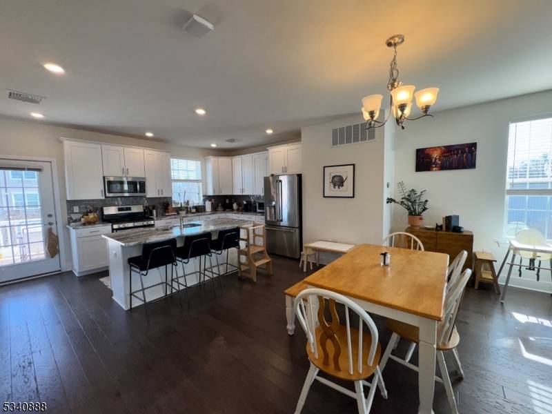 Morris Twp., NJ 07960,6 Colgate Dr