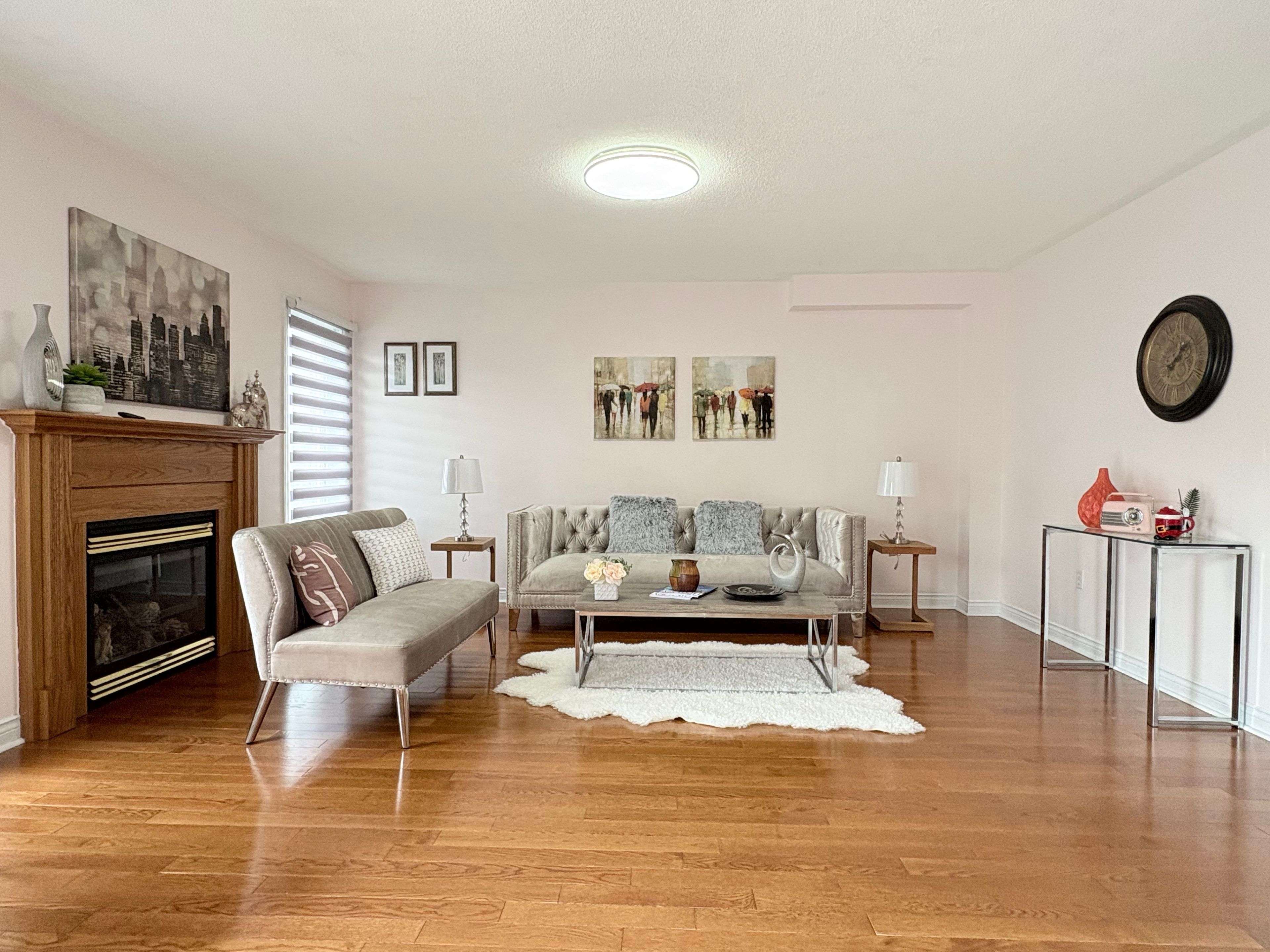 Whitby, ON L1R 3A9,56 Lurosa CRES