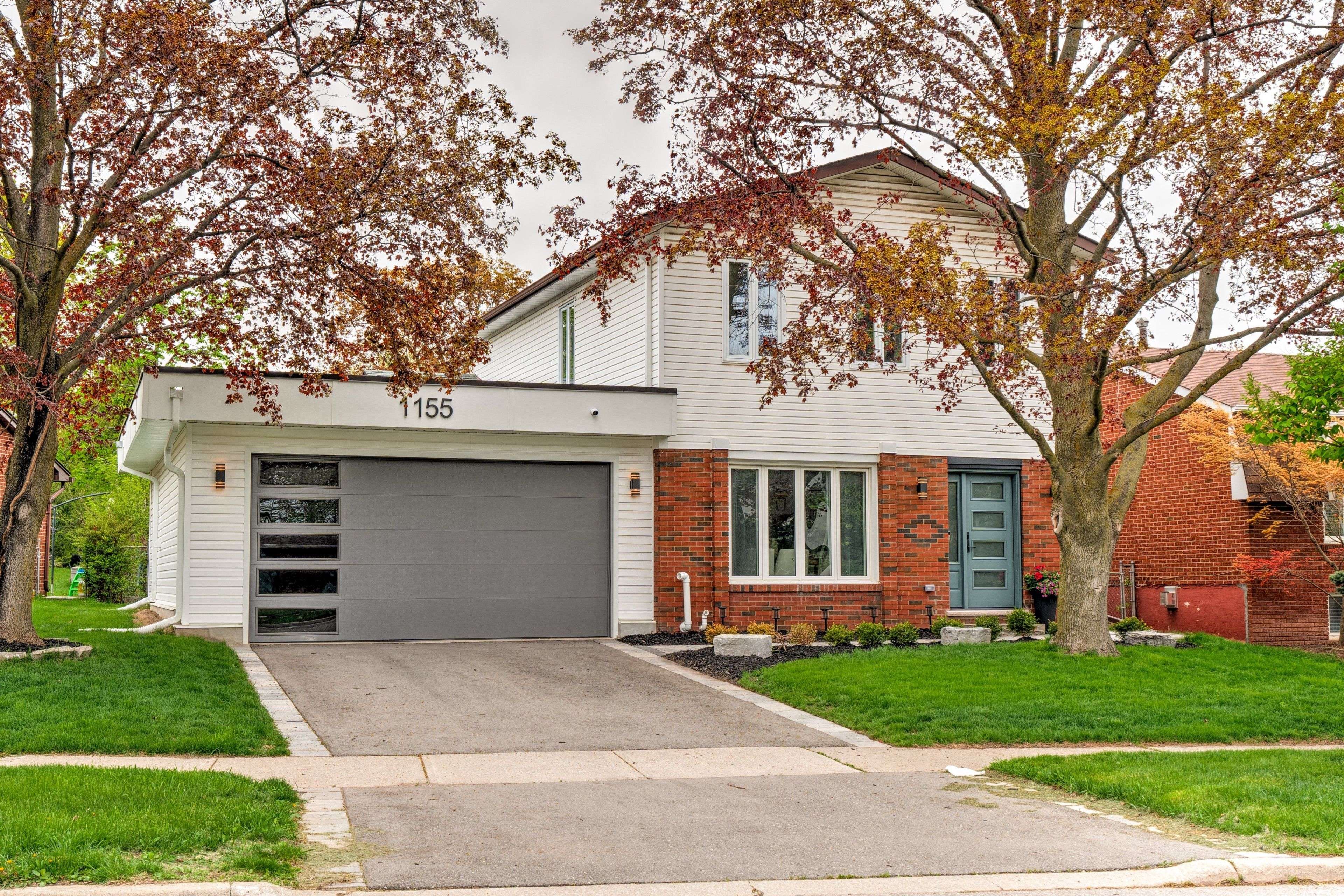 Oakville, ON L6H 2L4,1155 Falgarwood DR